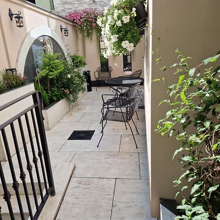 Aparthotel Zakatna B&B Tarnow Exterior photo