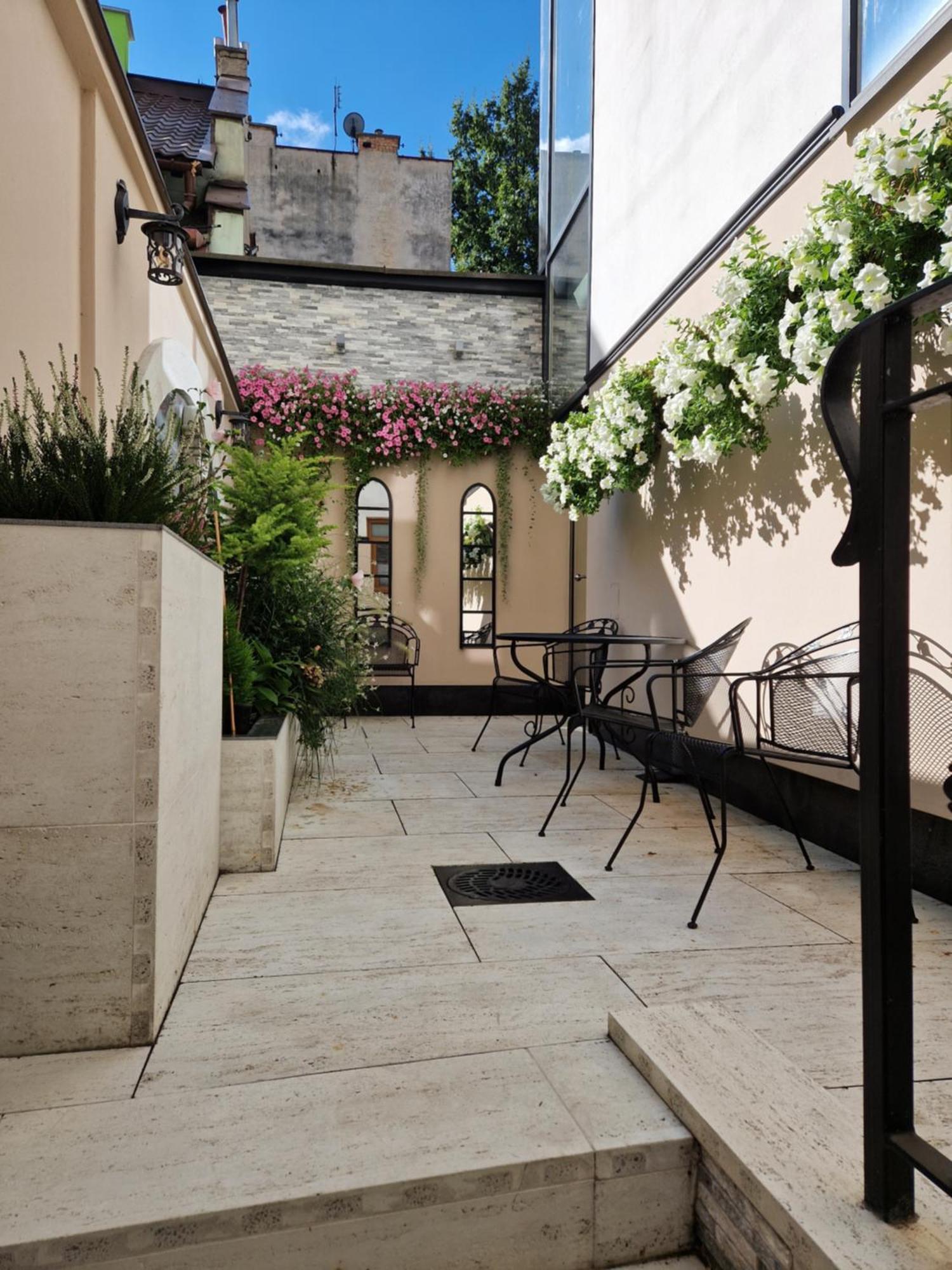 Aparthotel Zakatna B&B Tarnow Exterior photo