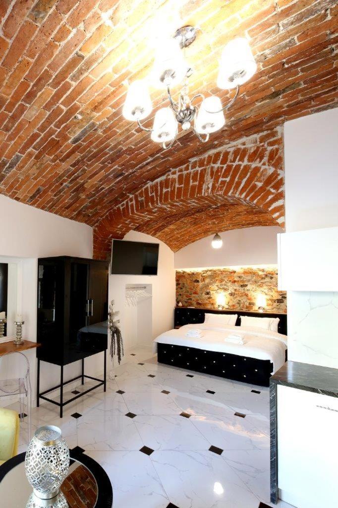 Aparthotel Zakatna B&B Tarnow Exterior photo