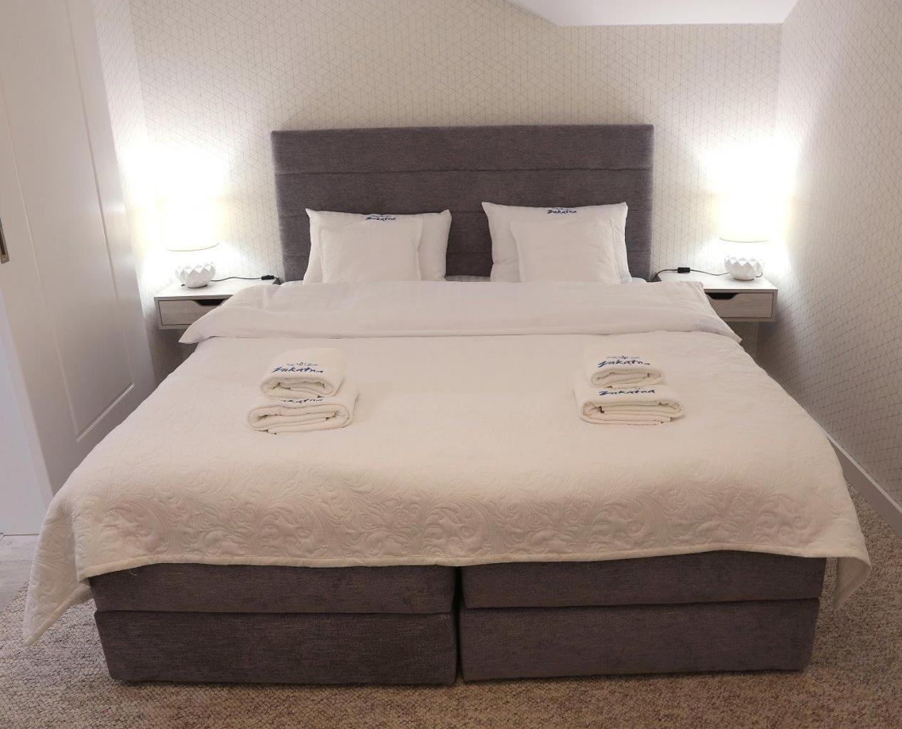 Aparthotel Zakatna B&B Tarnow Exterior photo